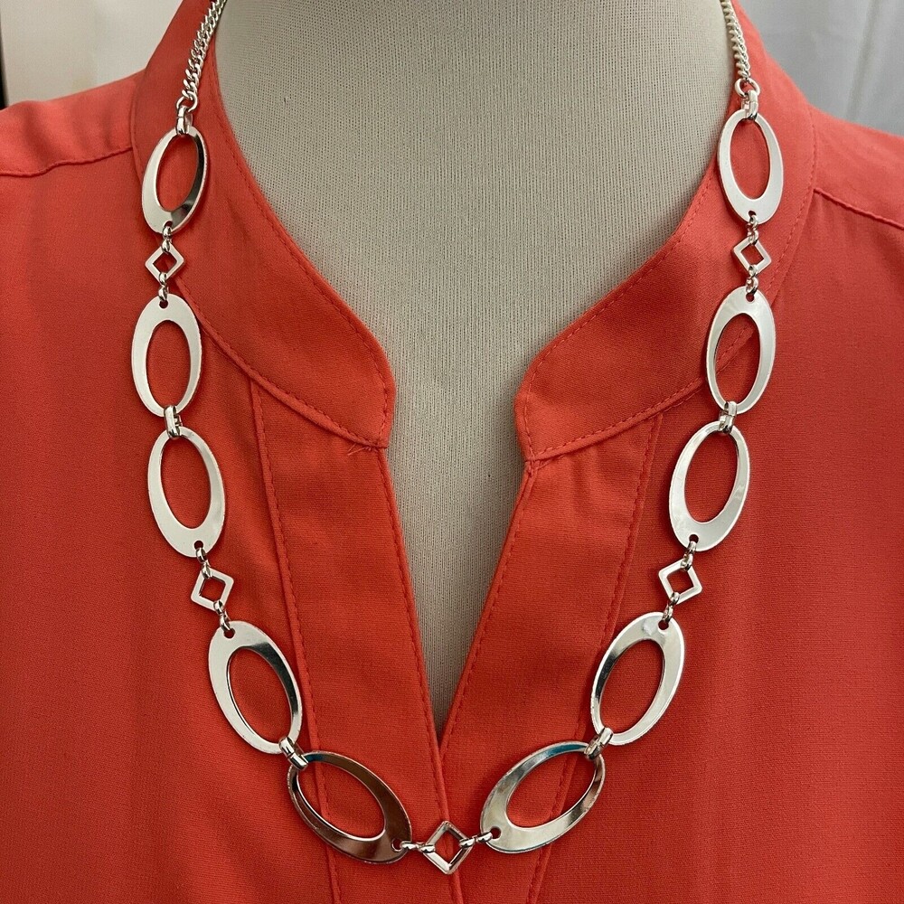 Silver-tone‎ Links Chain Fashion Necklace NWOT